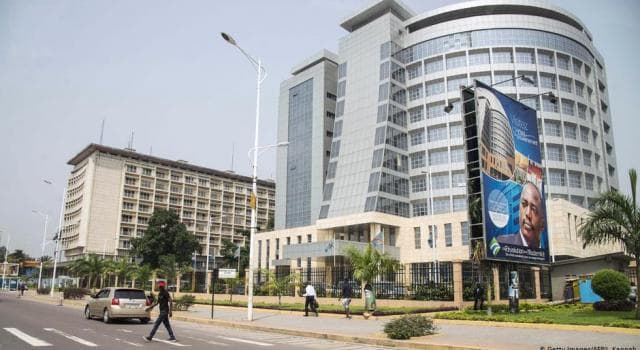RDC | À l’ENA, S.E. Mme O’Neige N’Sele lance la première vague de formation des Conservateurs des Titres Immobiliers et ouvre un nouveau chapitre de la Réforme Foncière